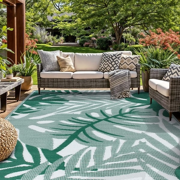 Outdoor Rug: Reversible Botanical Leaf Pattern, Gray Flatweave