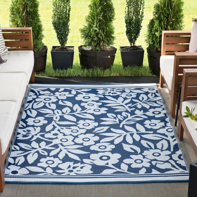 Outdoor Rug Reversible Navy Floral Print Plastic Straw Patio Styling