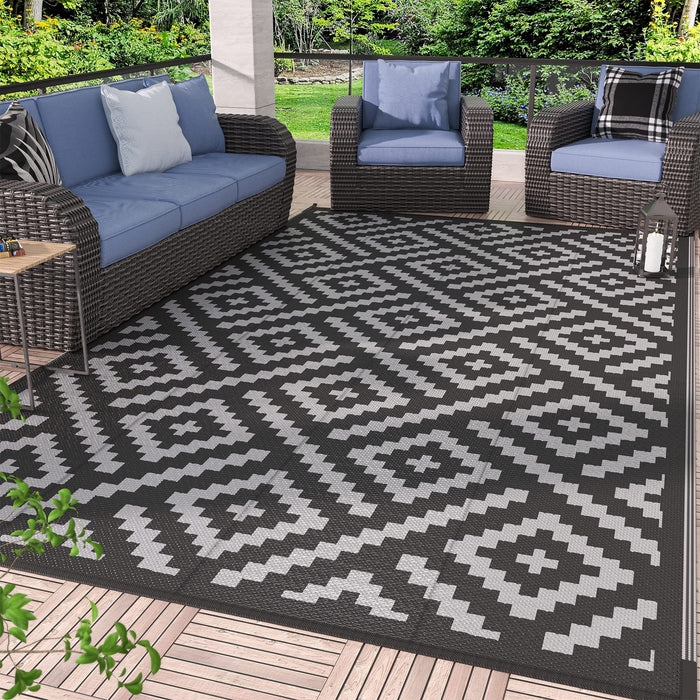 Outdoor Rug Waterproof Black Gray Diamond Pattern Woven Mat For Bistro Set
