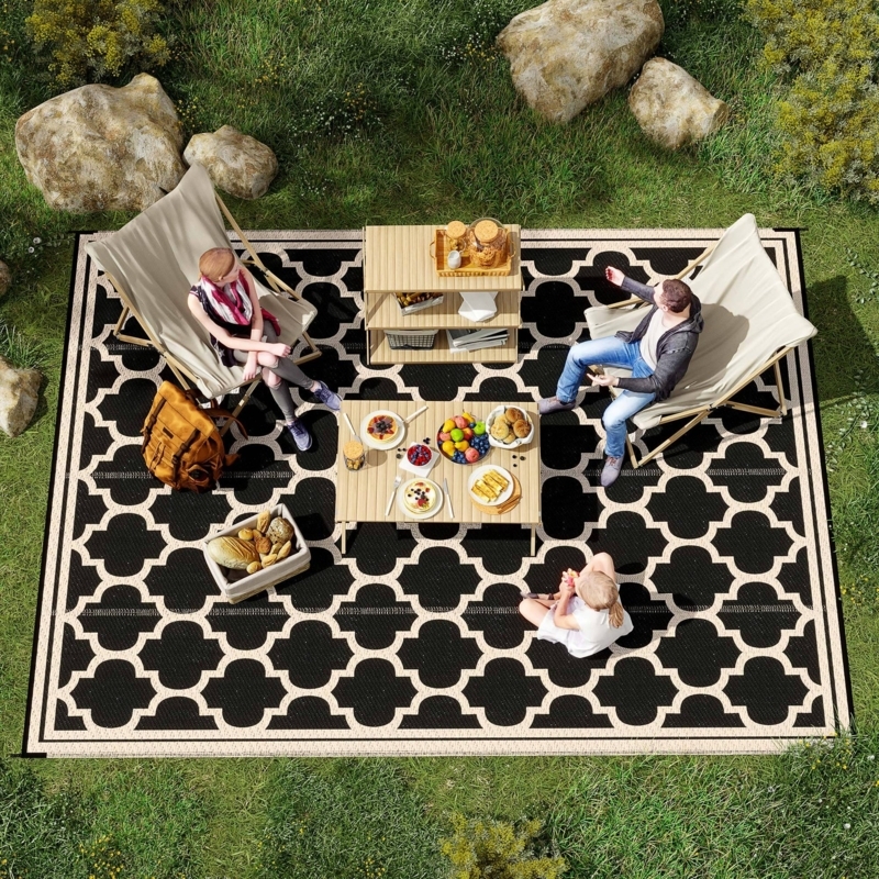 Oversized Outdoor Rug with Geometric Lattice, Large Patio Rug Layout