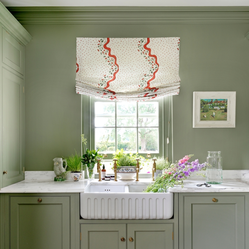 Roman Shade: Patterned Kitchen Window with Wavy Ribbon & Floral Design