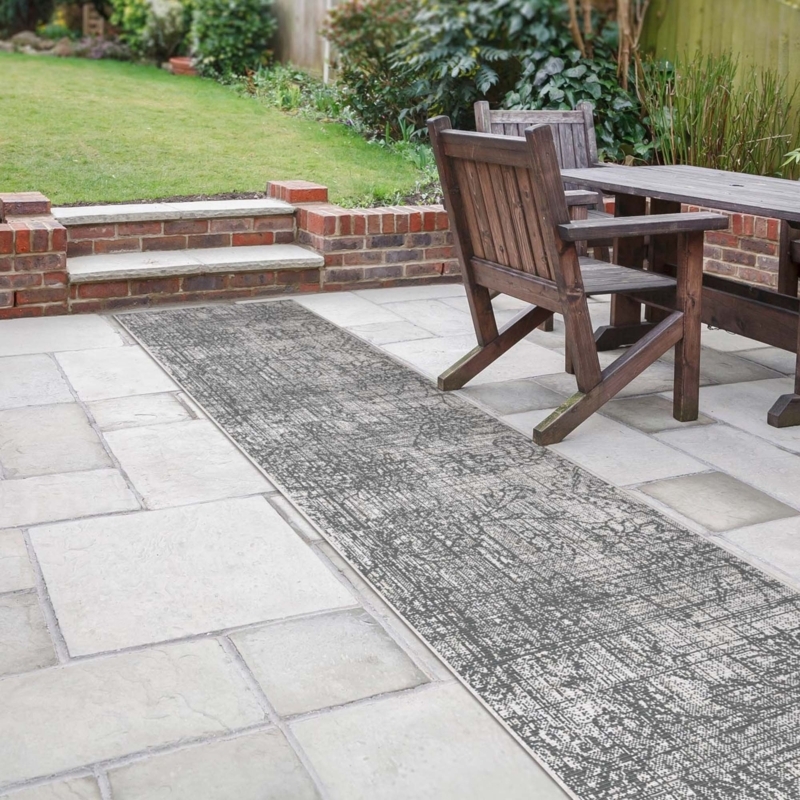 Rug Runner: Grey Diamond Pattern Reversible with Stair Rods