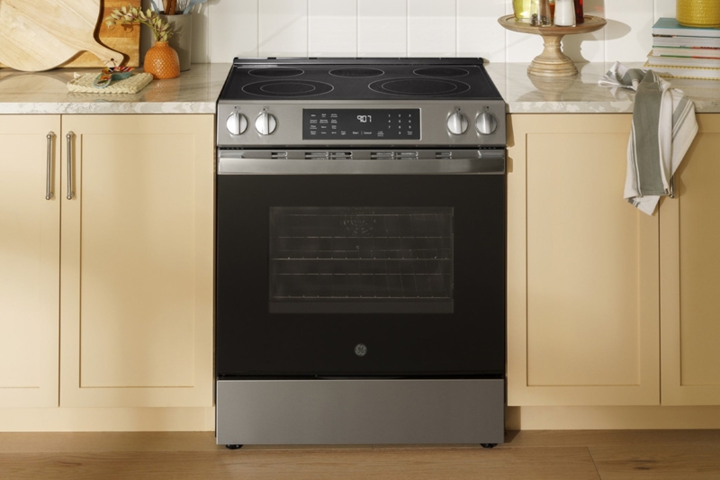 Slide-In Electric Range Front Knobs Glass Cooktop Transitional Style