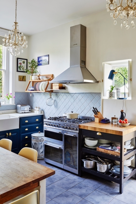 Unfitted Small Kitchen Layout with Navy Blue Cabinets & Diamond Tile