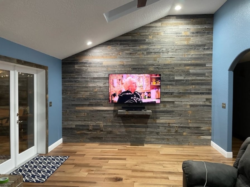 Vaulted Reclaimed Barnwood Wall Paneling with Staggered Planks