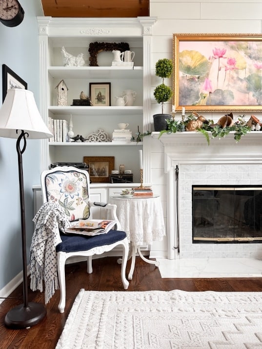 Vintage Fireplace Mantel Styling Ideas with Shiplap Accents
