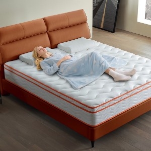 White Hybrid Mattress Design Geometric Pattern Piped Edges 10 Inch Full