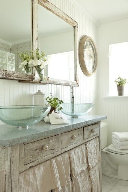 28 Lovely And Inspiring Shabby Chic Bathroom Dcor Ideas - DigsDigs