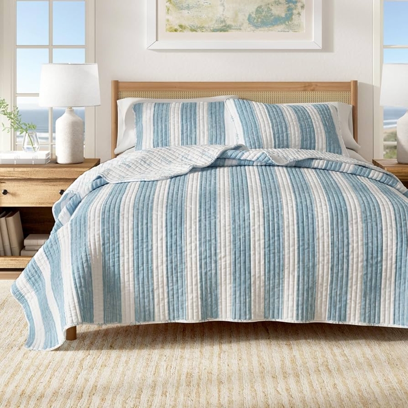 Bedding Set Navy and White Nautical Quilt, Reversible Maritime Motifs
