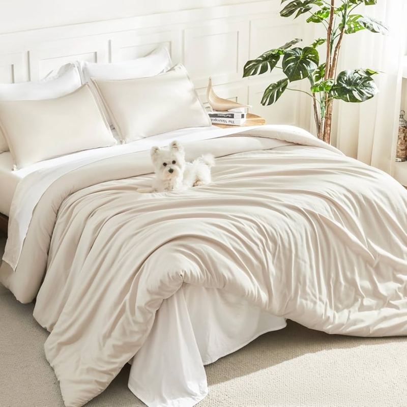 Beige Geometric Comforter Set with Tufted Stitching Details