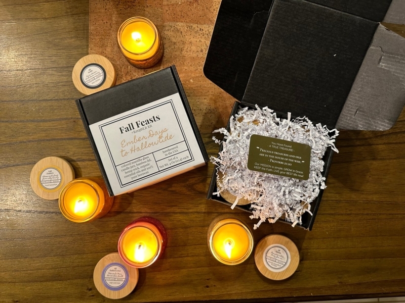 Candle Set Bamboo Lids Amber Glass Jars Cozy Seasonal Gift Box