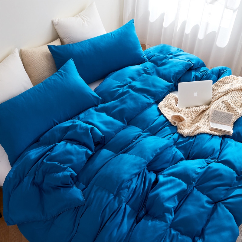 Comforter Oversized Plush Loft with Circular Tufting, True Blue