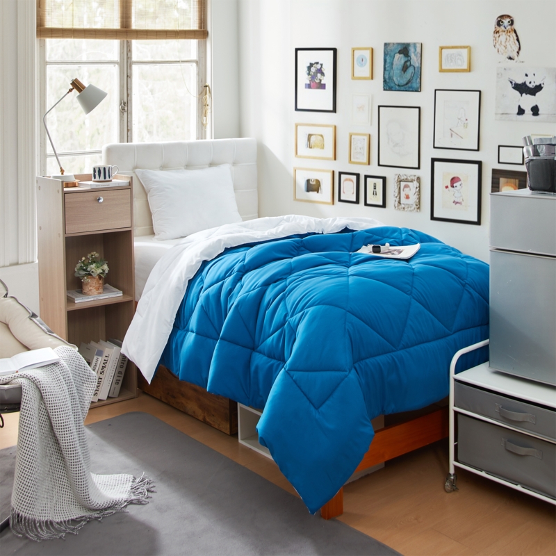 Comforter: Reversible Navy Blue and White Box Stitch Quilting