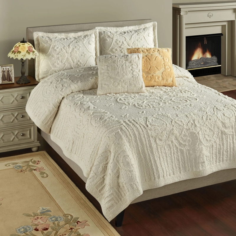 Ecru Chenille Quilt Set, Raised Floral Tufting - Shabby Chic Style