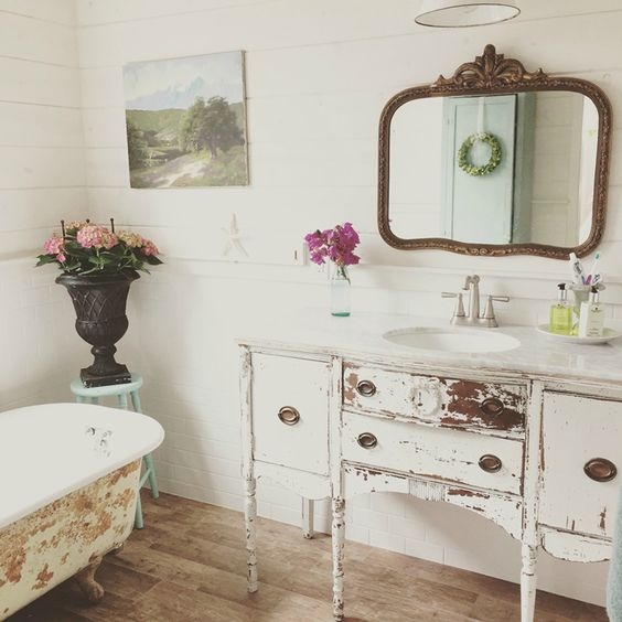 Follow The Yellow Brick Home - Beautiful Vintage Bathroom Ideas Using  VIntage Repurposed Furniture and Accessories To Create Vintage Bathroom  Style
