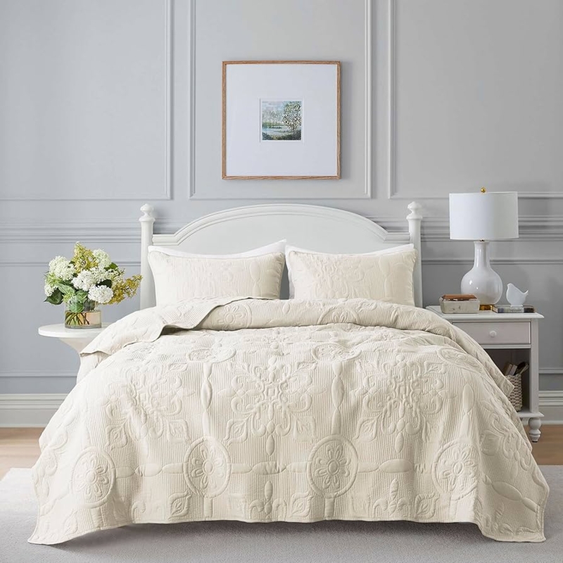 Jacquard Damask Quilt Set Scalloped Edge Vintage Farmhouse Bedding