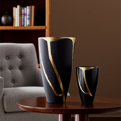 Matte Finish Vase Set: Organic Metallic Branch Pattern for Glam Decor.