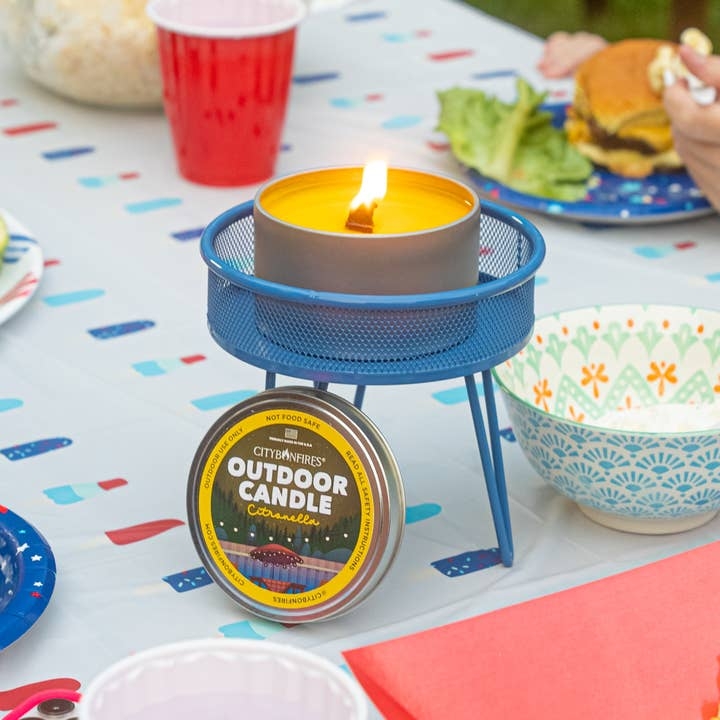 Outdoor Candle: Blue Mesh Metal Stand with Citronella Scent