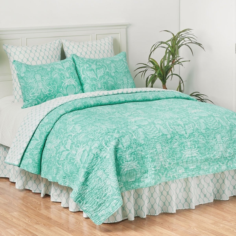 Quilt Set White Sea Life Motifs Aqua Quilted Base Channel Stitching