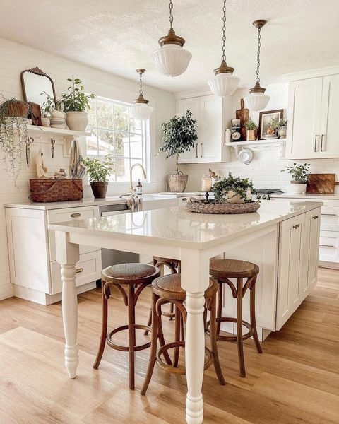 Rustic Charm in Small Kitchen: Clever Ideas for Kitchen Makeover