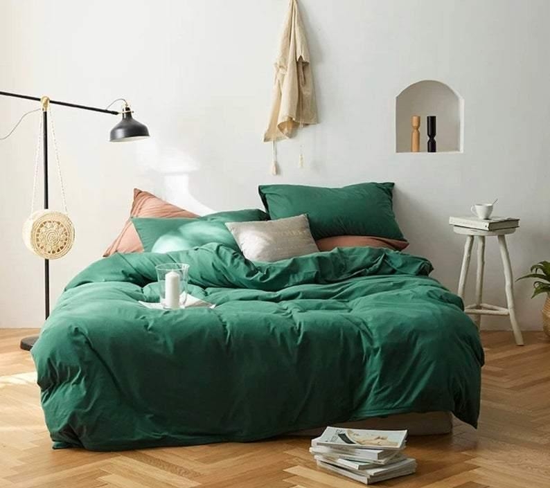 Solid Green Bedding Set Smooth Texture for Wood Bedroom Palette
