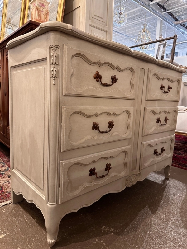 Chest of Drawers Antiqued Off White with Scalloped Drawer Fronts and Serpentine Top