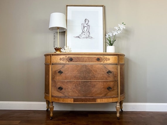 Dresser Bowfront Silhouette Burl Marquetry Turned Legs Wood Hepplewhite