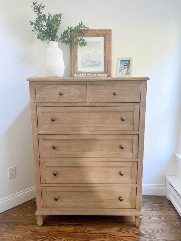 Dresser Light Wood Finish with Tapered Feet, Coastal Themed Styling Idea