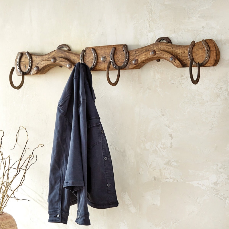 Rustic Western Wall Rack Ox Yoke Design with Horseshoe Hooks