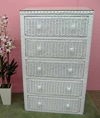 Traditional Wicker Dresser with Five Drawers and a Glass Top