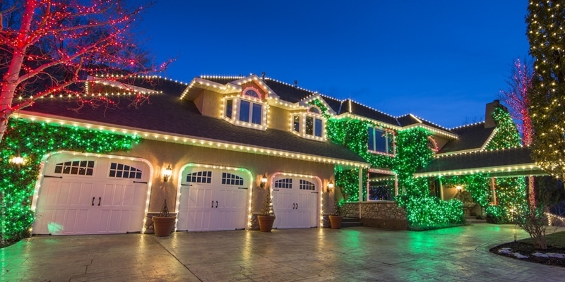 Christmas Lights Emerald Green Red Complete Perimeter Tree Trunk (74)