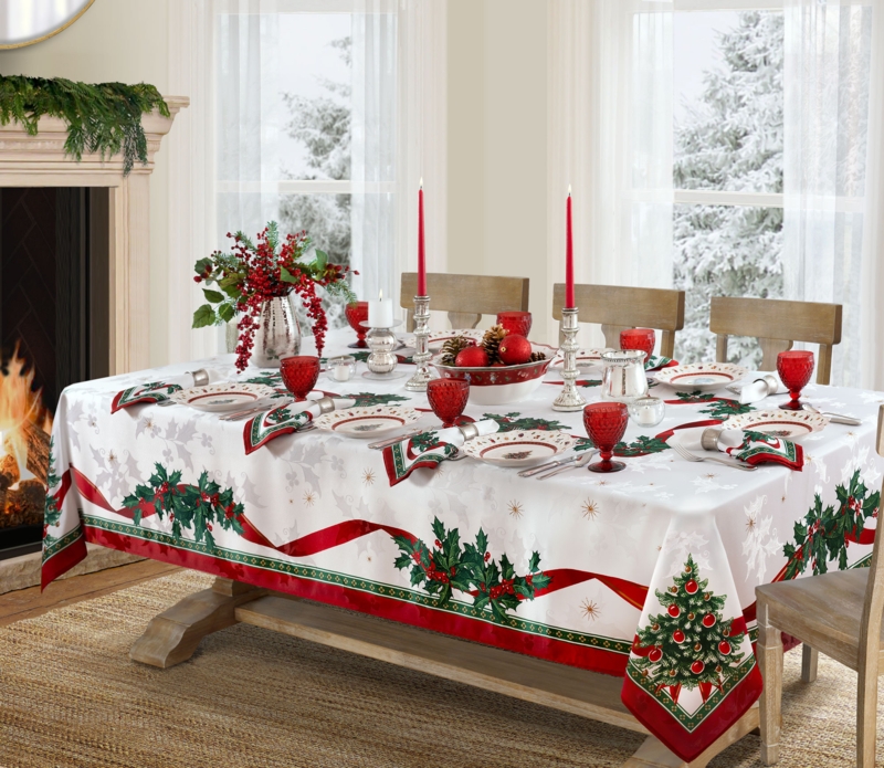 Holly Pattern Tablecloth with Tree Corner Motif