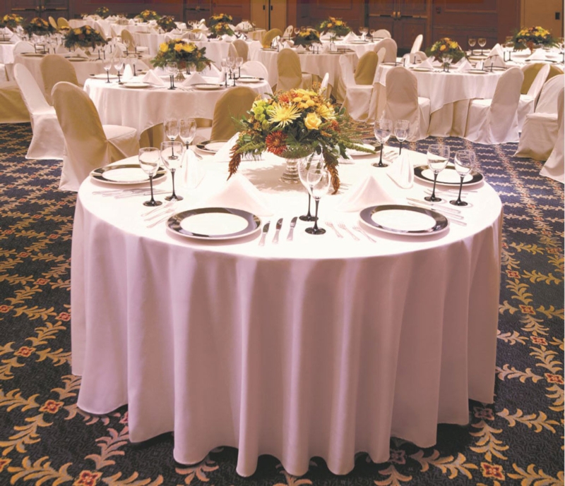 Hospitality Grade Round Tablecloth, Floor Length for Grand Banquet Halls