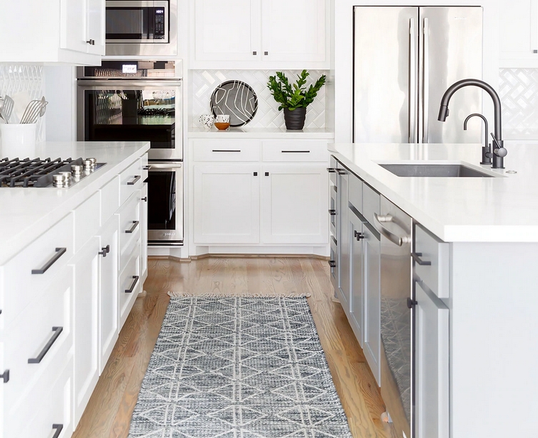 Modern Farmhouse Kitchen with Matte Black Hardware and Blue Geometric Runner