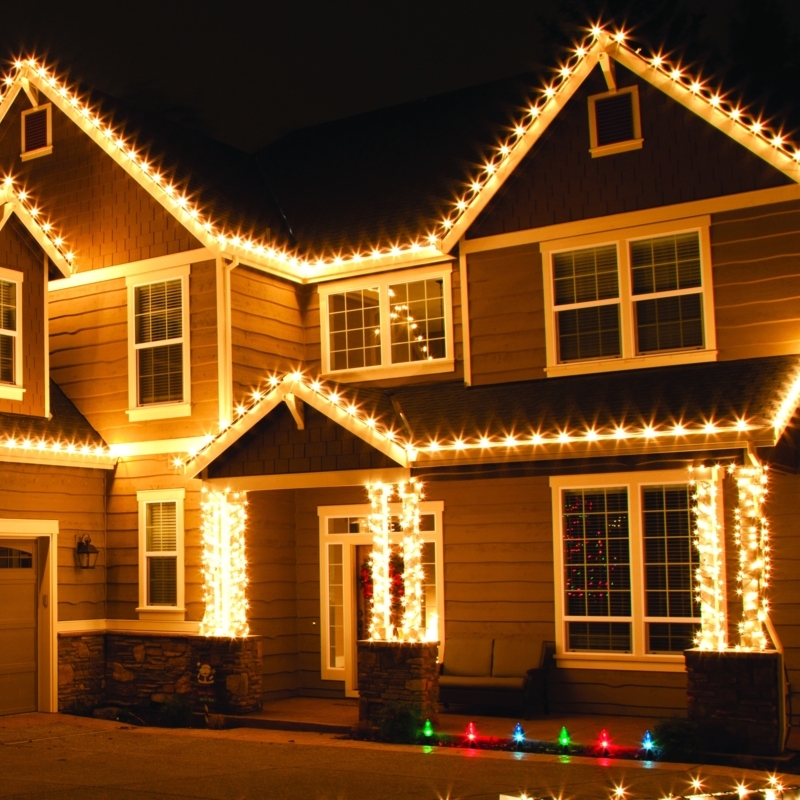Outdoor Christmas Lights Warm White Pillar Wrapping Roofline (71)