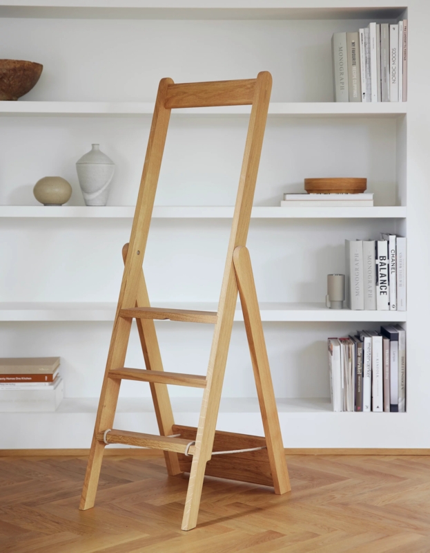 Step Ladder Tapered Oak Frame with Rope Stabilizer Detail