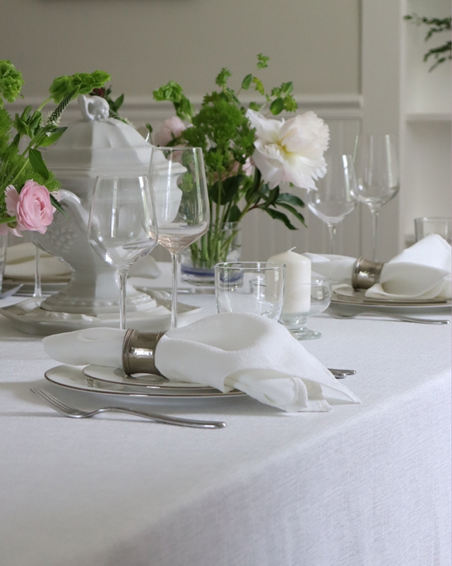 Tablecloth Antique White Linen-Like Lidded Tureen Centerpiece Silver Rings