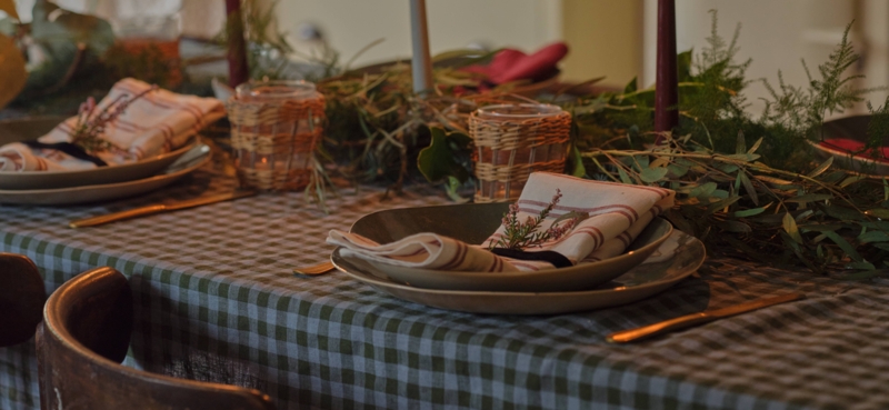 Tablecloth Forest Green Gingham Pattern Rustic Farmhouse Holiday Setting