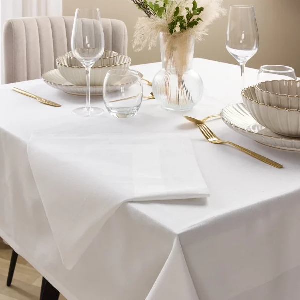 Tablecloth Satin Band Detail Classic Luxury Hotel
