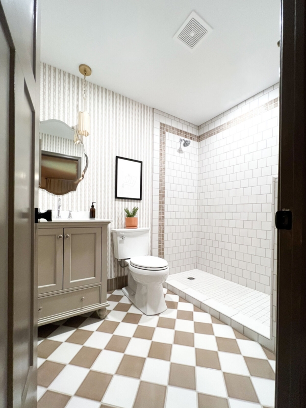 Transitional Bathroom Design: Tan and White Checkered Tile Floor