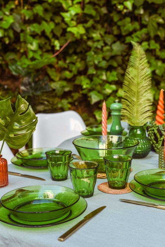 Translucent Emerald Green Glass Dinnerware Set with Ribbed Texture