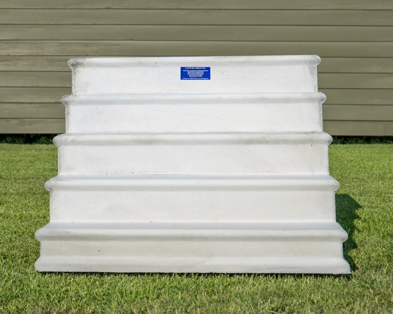 Concrete Steps, Wide Top Stoop with Five Tread Design.