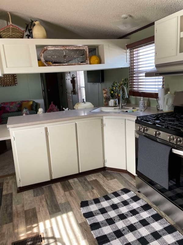 Corner Sink Layout Ideas: Modern Farmhouse Kitchen with Peninsula