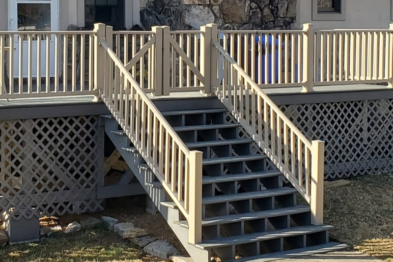 Deck Stairs with Integrated Double Gate and Two-Tone Finish