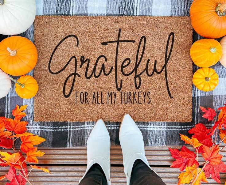 Doormat, "Grateful" Script, Thanksgiving Theme, Plaid Pattern, Farmhouse