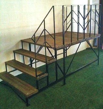 Exterior Stairs Landing Platform Slat Design Metal Frame Wood