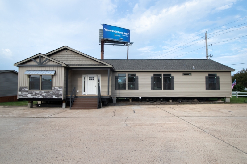 Manufactured Home, Tan Siding Stone Accent Exterior & Gable Truss