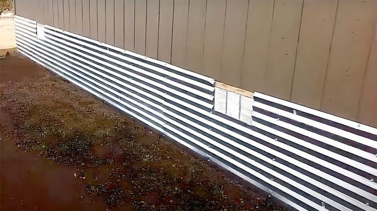 Metal Skirting: Silver Horizontal Corrugation with Integrated Vent