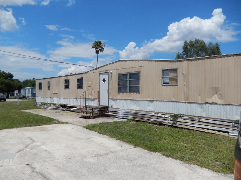 Mobile Home Exterior: Ribbed Tan Aluminum Siding