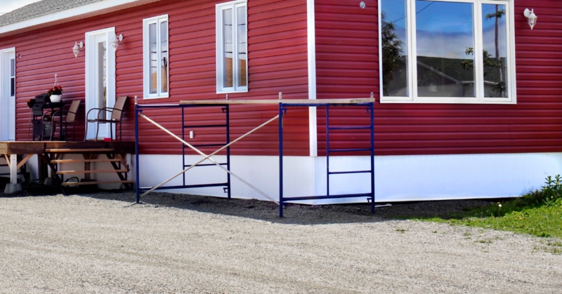 Mobile Home Skirting: White Matte Finish with Slatted Surface